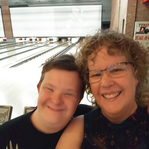 Meet your Posher, Sharon - Picture 2 of 9